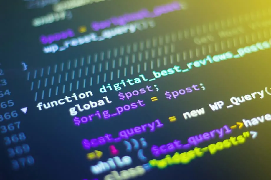 阿里巴巴 Qwen3-Coder：強大的 AI 程式開發工具引發西方安全疑慮