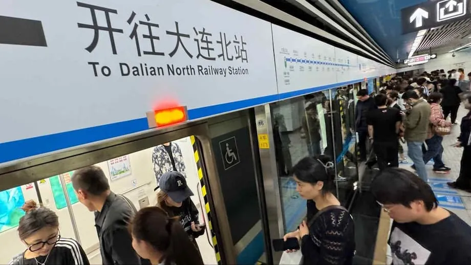 中國地鐵系統虧損日益擴大,調漲票價並縮減服務:中國與全球的現況