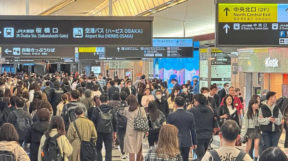 日本觀光熱潮：經濟收益豐厚，地方承受壓力，永續解方呼聲升高