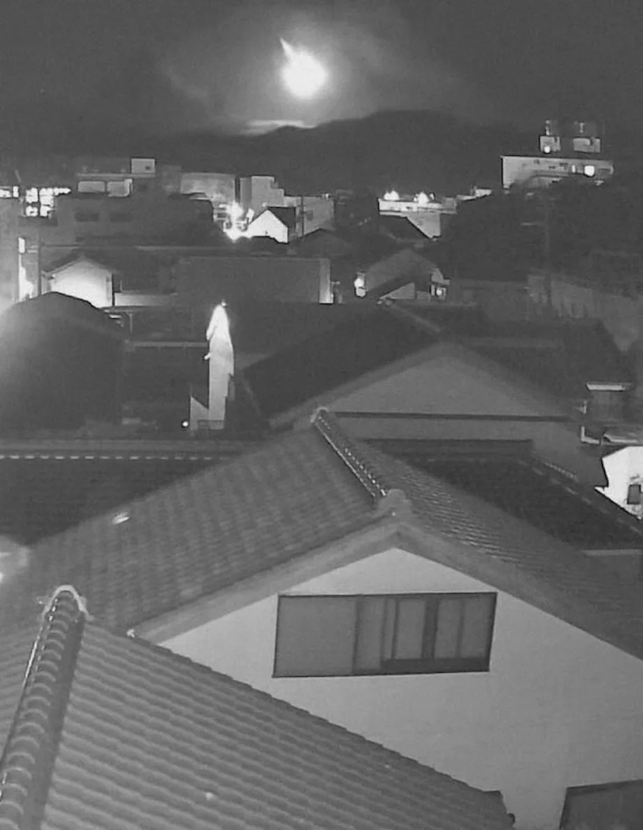 火流星照亮日本西部夜空：科學解析、壯觀景象與社群熱議