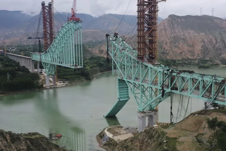 黃河悲劇：中國青海大橋坍塌，造成 12 人死亡