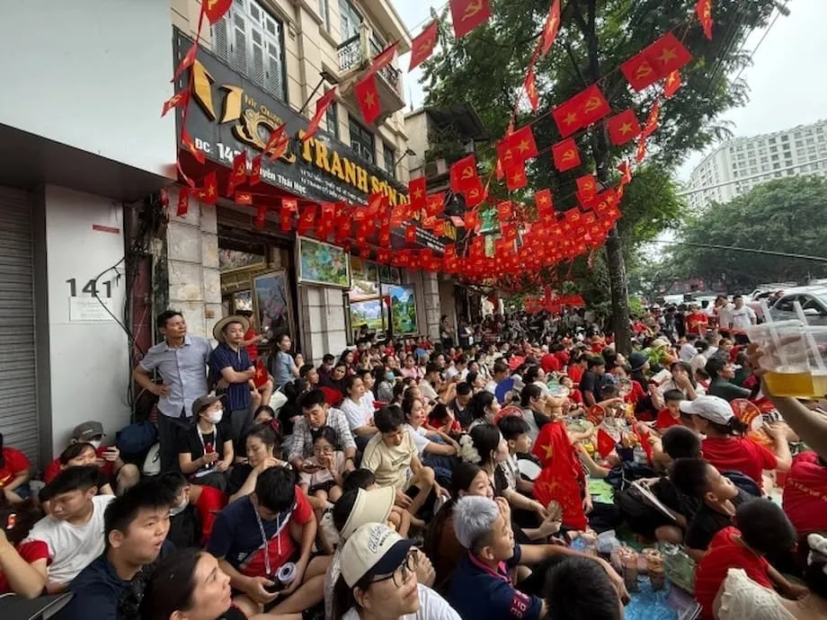 河內市民敞開家門:國慶閱兵彩排期間,社區精神熠熠生輝