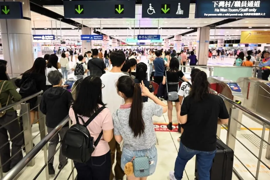 中國黃金週旅遊人次創新高 精打細算的旅客在國內外尋求高性價比行程