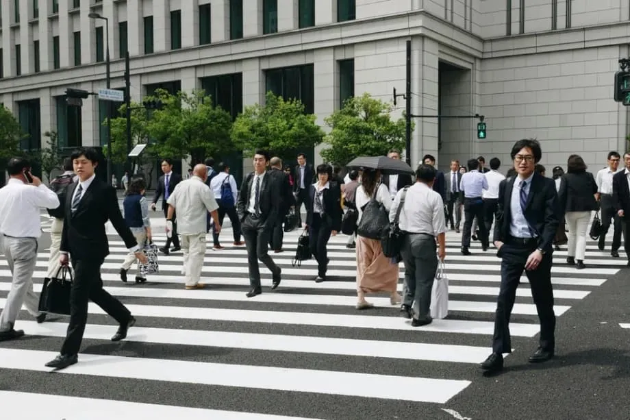 日本企業因應勞動力老化與投資人壓力,加速推動提前退休