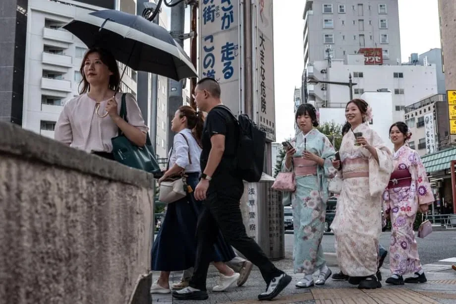中國發布赴日旅遊警示,台灣議題相關談話衝擊日本零售與觀光業