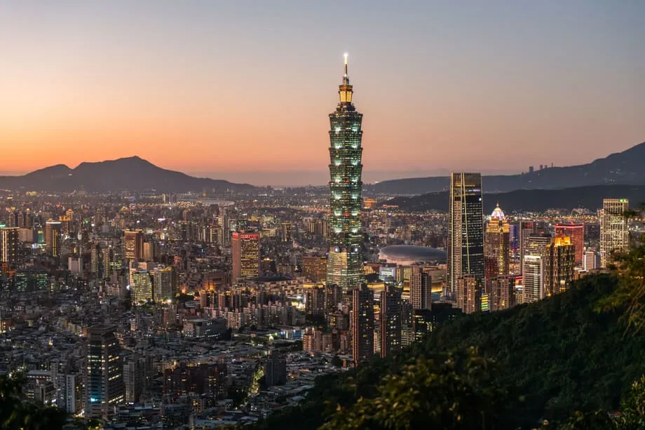 台灣 AI 熱潮帶動經濟成長，薪資與房價卻未能跟上