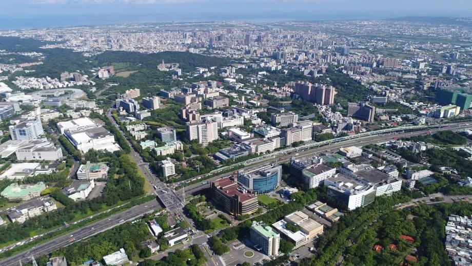 為何中國在 X 張貼新竹照片引發全球晶片市場不安