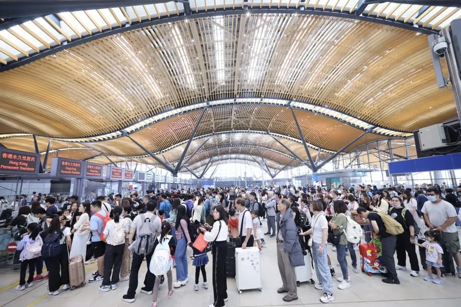 香港居民可用的人臉辨識快速通道擴大，陸籍人才赴港停留期限延長