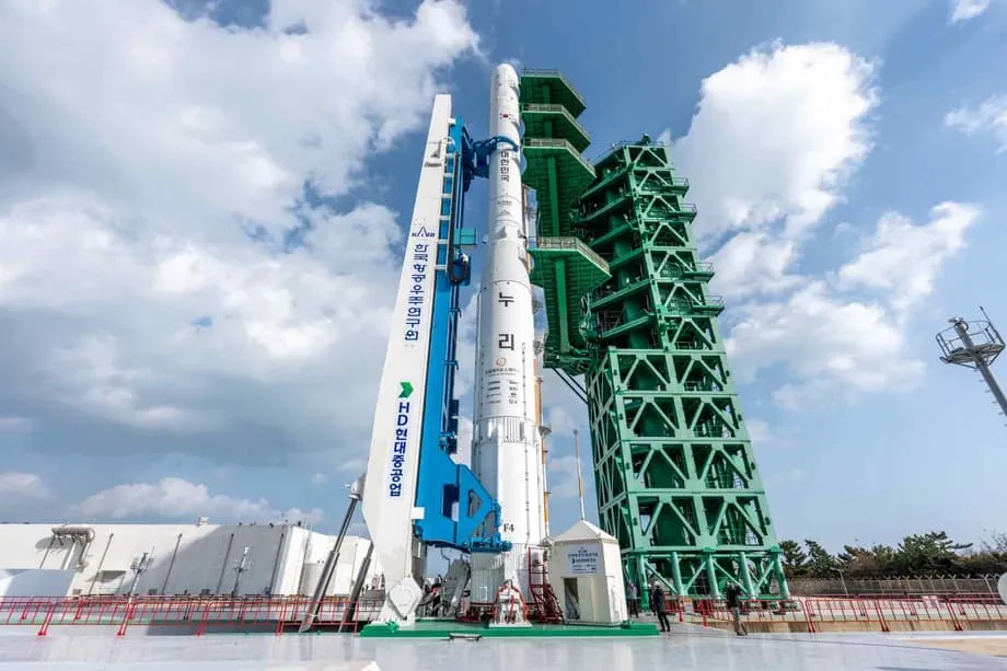南韓首次由民間主導發射「努里號」火箭，13枚衛星成功入軌