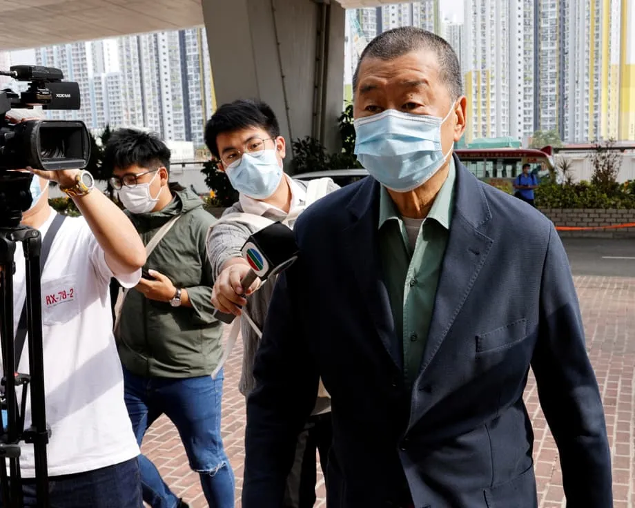 香港法院推翻黎智英詐欺罪判決，但這位媒體大亨仍遭囚禁