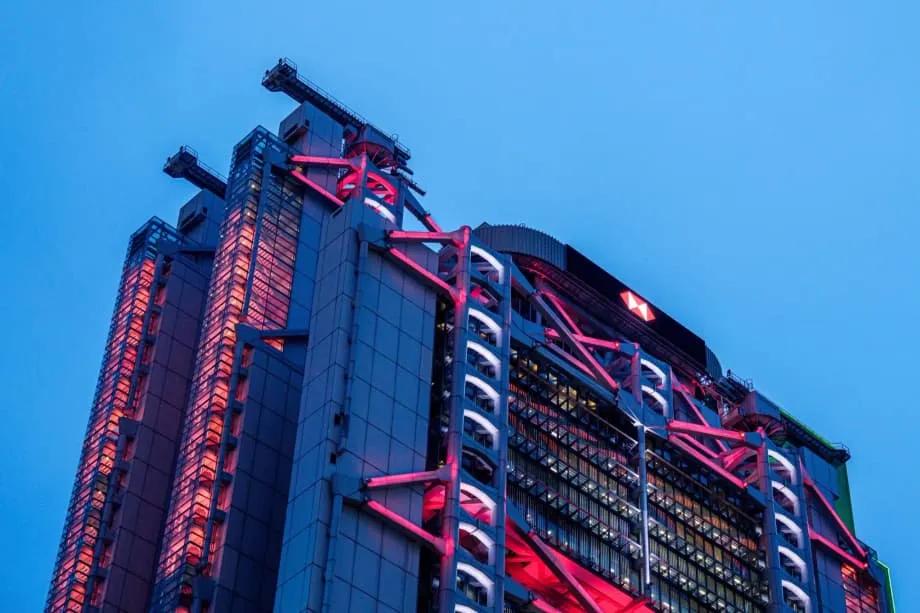 匯豐為削減成本，考慮取消香港銀行家優渥的學費福利