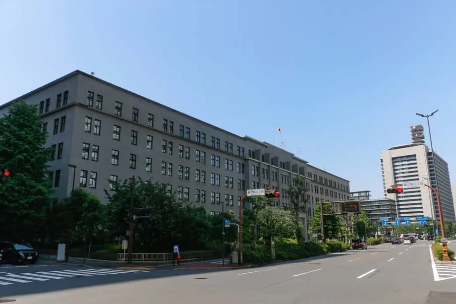 日本擬大幅削減醫學院招生名額，醫師過剩疑慮升高