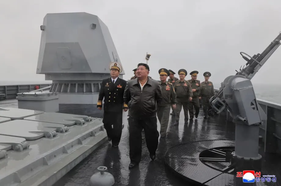 北韓部署可攻擊首爾的火砲，首艘現代化驅逐艦即將服役