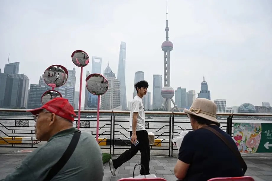 中國人口老化跨越歷史門檻，老年人口首度超越兒童