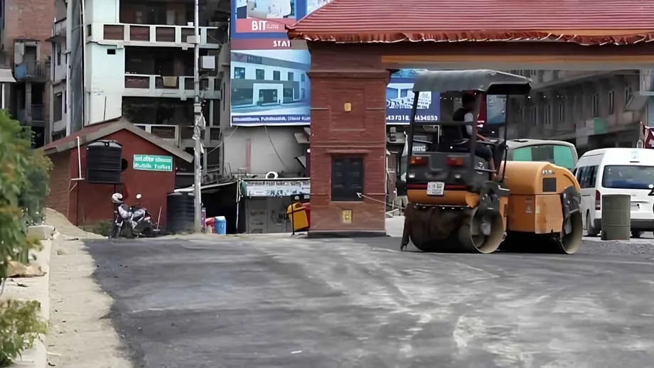 尼泊爾試鋪塑膠道路，盼同時解決垃圾與坑洞問題