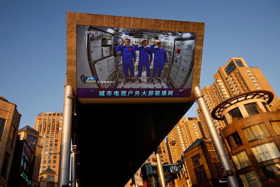 中國與美國競逐月球最具價值的地區