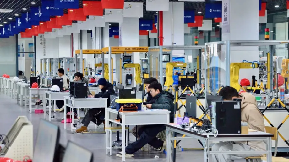 中國悄然興起的機器人革命，正在重塑工廠與工作