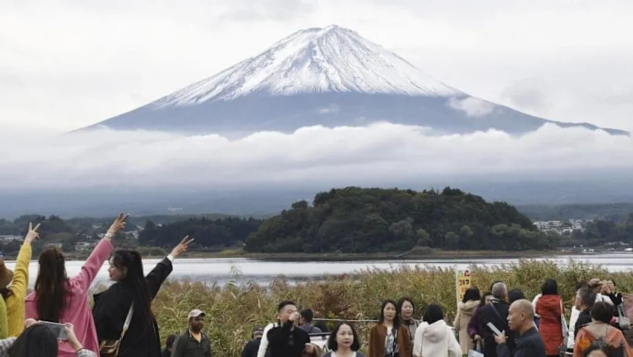 過度觀光衝擊居民日常生活，富士山櫻花祭停辦