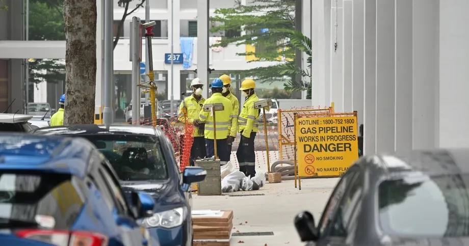 Singapore Employers Told to Prepare for Hazardous Haze as Central PSI Reaches 229