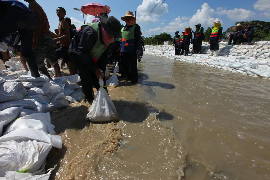 Thailand Flood Relief Budget Almost Spent, MP Says, as 1.7 Million Applicants Await Approval