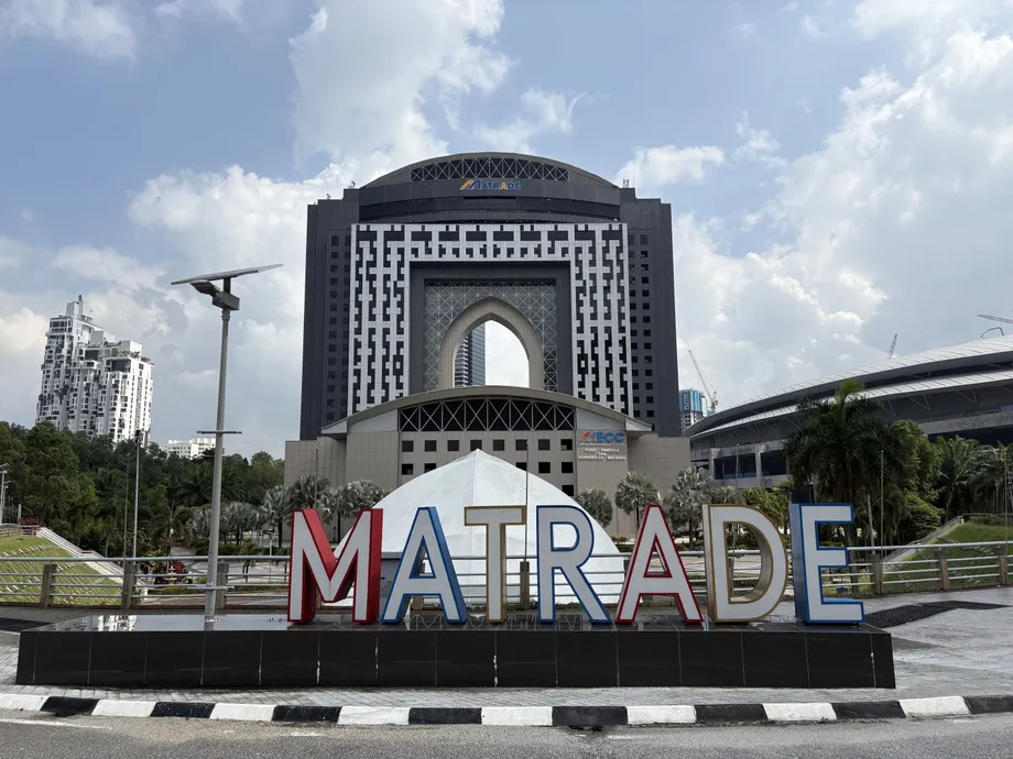 Malaysia Exports Reach Record RM1.57 Trillion as Electronics Drive Nine Months of Growth